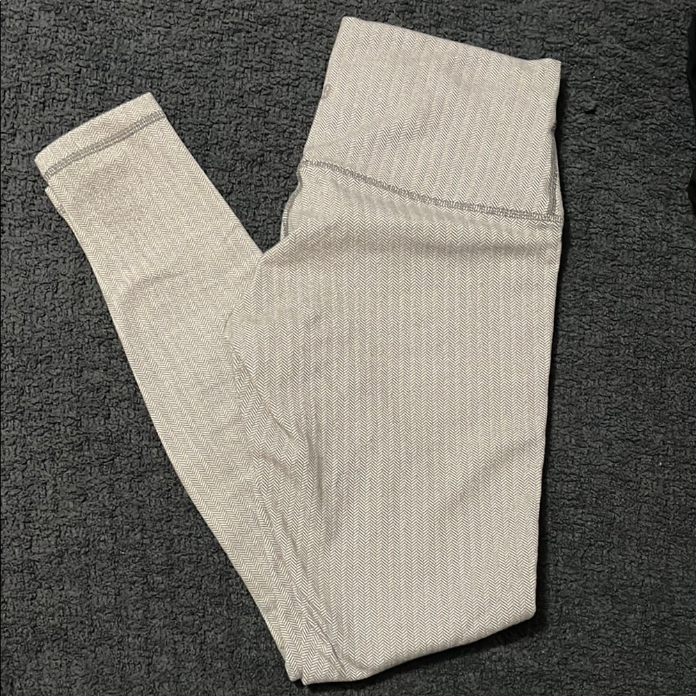 Wunder Under leggings. Lululemon